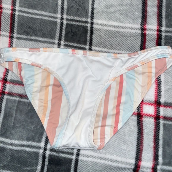 Target Bikini Top/Bottom Set - Picture 3 of 6